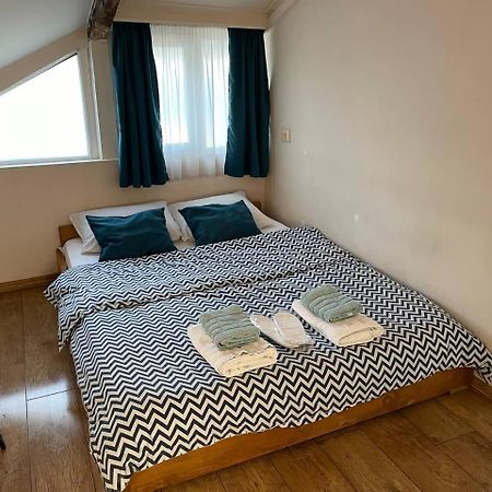 Roofs Apartment Tbilisi ภายนอก รูปภาพ