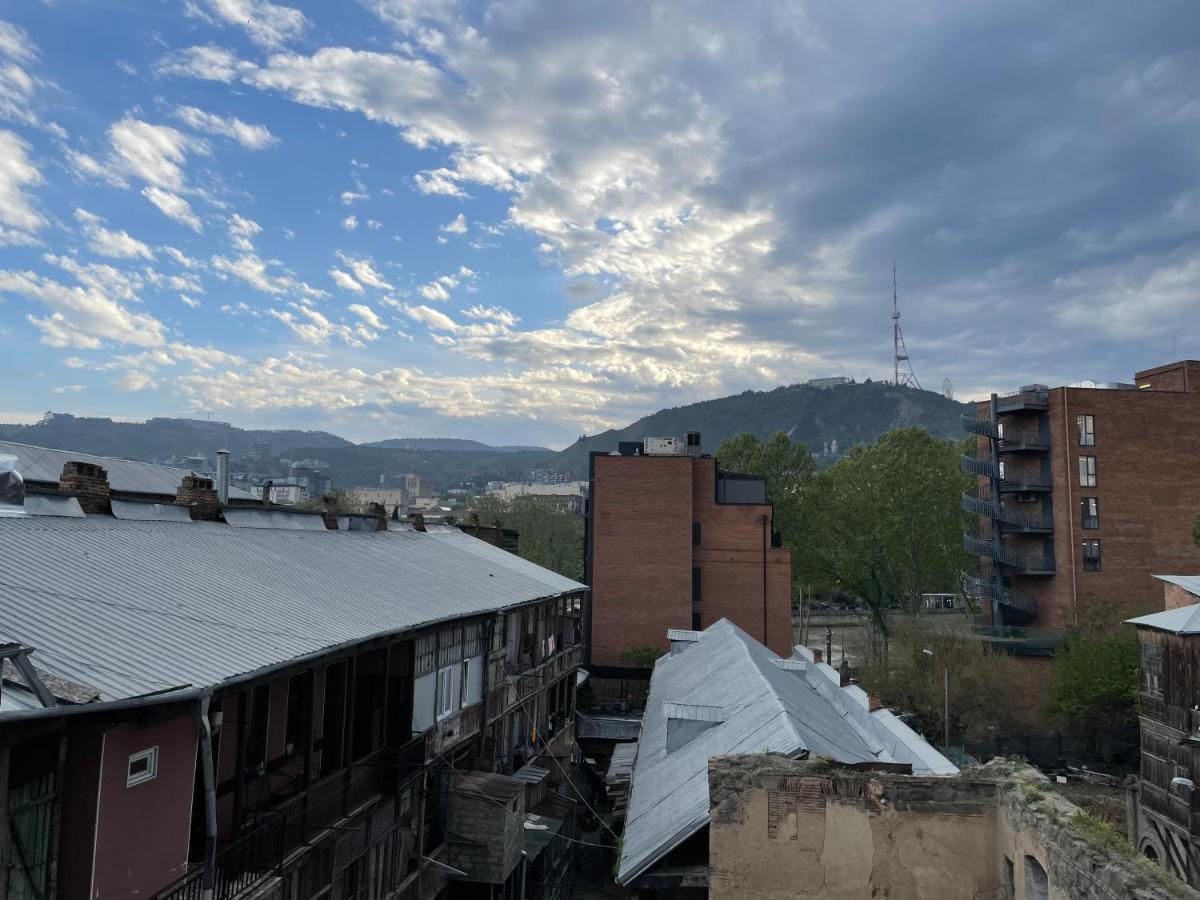 Roofs Apartment Tbilisi ภายนอก รูปภาพ